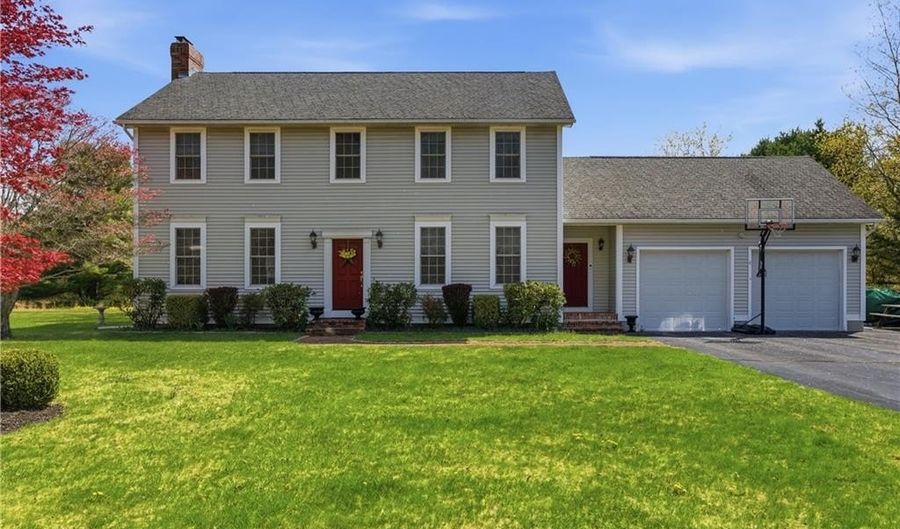 23 Whipple Rd, Glocester, RI 02814 - 3 Beds, 3 Bath