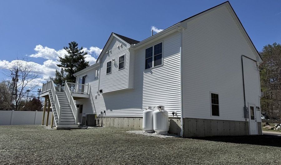 3 Memory Ln, Billerica, MA 01821 - 3 Beds, 2 Bath