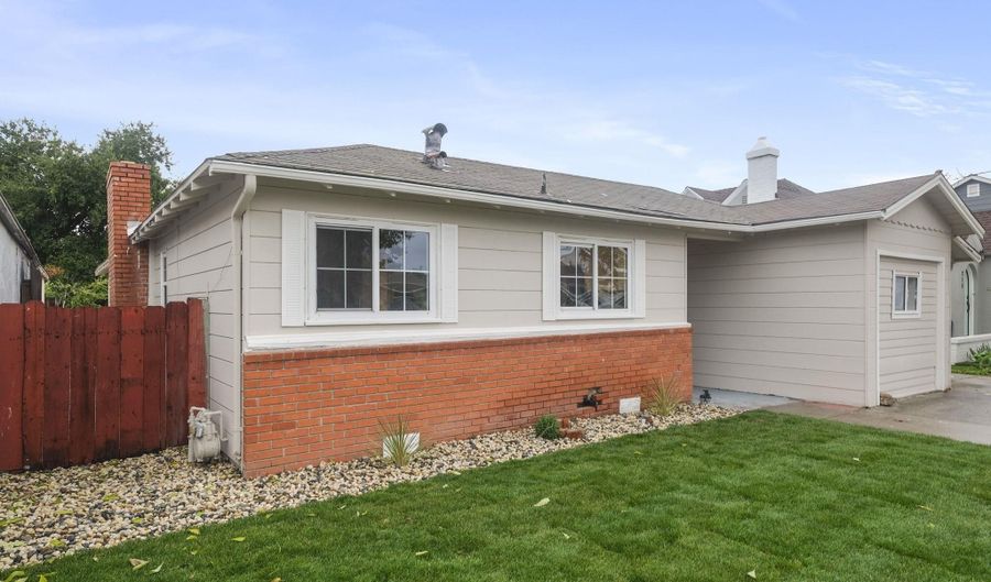 209 W 17Th St, Antioch, CA 94509 - 3 Beds, 2 Bath