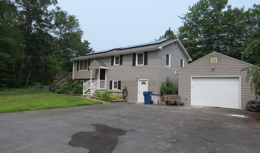 28 Savoy St, Billerica, MA 01862 - 3 Beds, 2 Bath