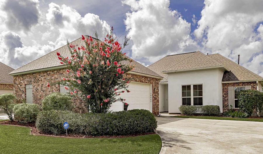 10542 Springtree Ave, Baton Rouge, LA 70810 - 3 Beds, 2 Bath