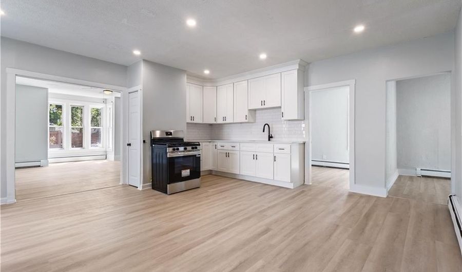 24 Erastus St, Providence, RI 02909 - 10 Beds, 5 Bath
