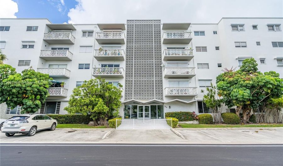 9700 E Bay Harbor Dr 305, Bay Harbor Islands, FL 33154 - 1 Beds, 2 Bath