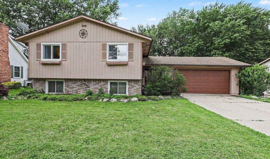 302 Westwinds Dr, Almont, MI 48003 - 4 Beds, 2 Bath