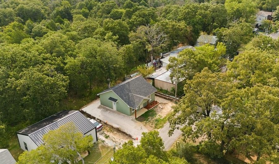 62 Live Oak St, Alvarado, TX 76009 - 2 Beds, 1 Bath