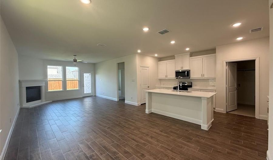 808 Santa Lucia Dr, Anna, TX 75409 - 4 Beds, 3 Bath