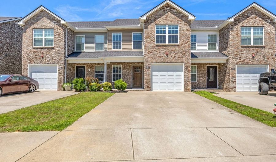 2067 Downstream Dr, Ashland City, TN 37015 - 3 Beds, 3 Bath