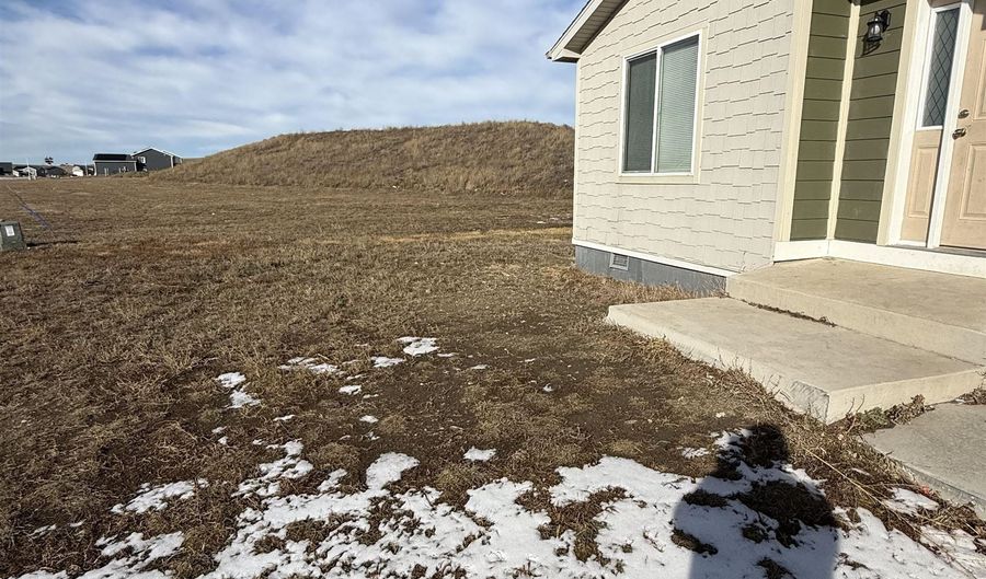 960 Bennington Dr, Box Elder, SD 57719 - 3 Beds, 2 Bath