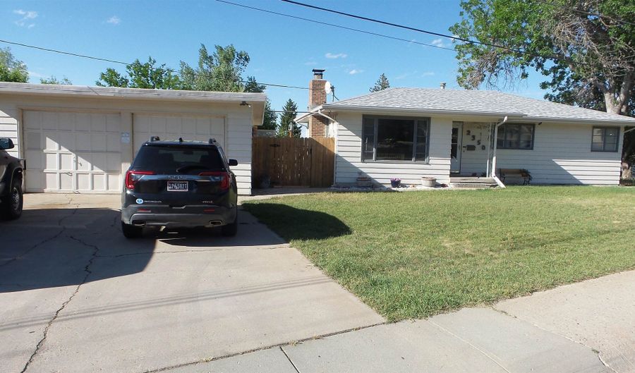 2350 E 3rd St, Casper, WY 82609 - 5 Beds, 2 Bath
