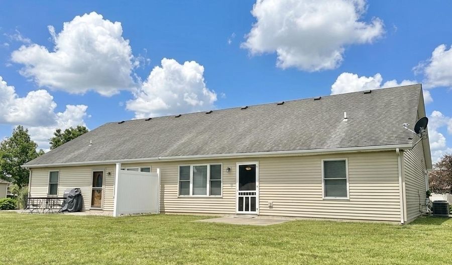 1917 Greyson Dr, Auburn, IN 46706 - 2 Beds, 1 Bath