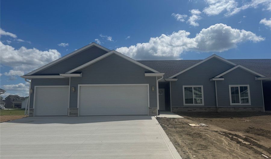 4509 NW 17th St, Ankeny, IA 50023 - 4 Beds, 3 Bath