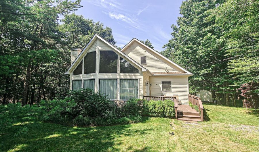 11 Grouse Trl, Albrightsville, PA 18210 - 3 Beds, 2 Bath