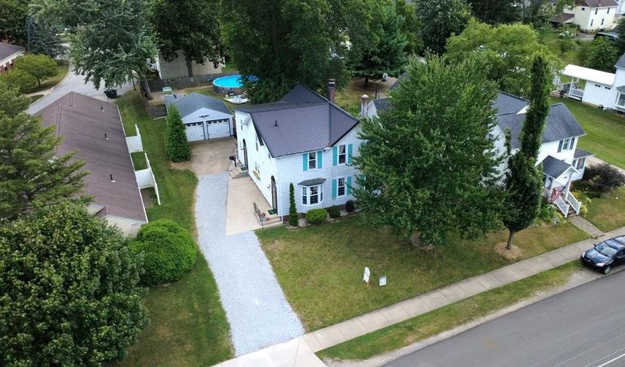 115 High St, Ashland, OH 44805 - 4 Beds, 2 Bath