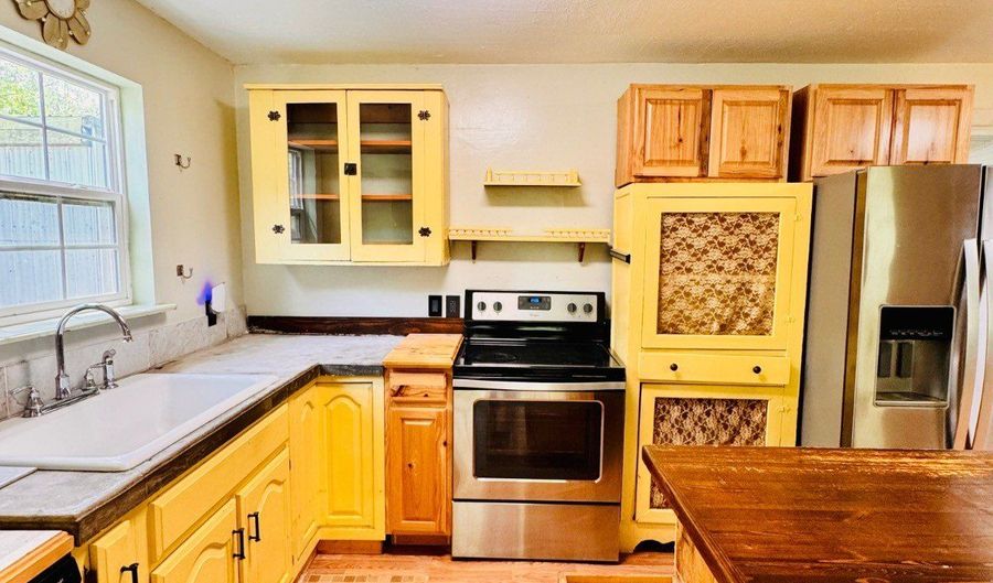 171 151 Anna Ruth Rd, Big Sandy, TN 38221 - 6 Beds, 3 Bath