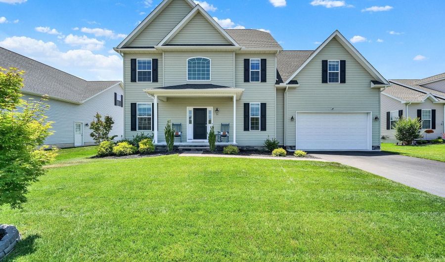 94 S RIDGE BROOK Dr, Felton, DE 19943 - 4 Beds, 3 Bath