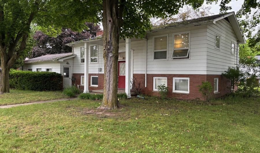 250 Purdy Dr, Alma, MI 48801 - 4 Beds, 2 Bath