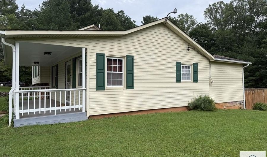 495 Irvin Seay Rd, Bassett, VA 24055 - 3 Beds, 2 Bath