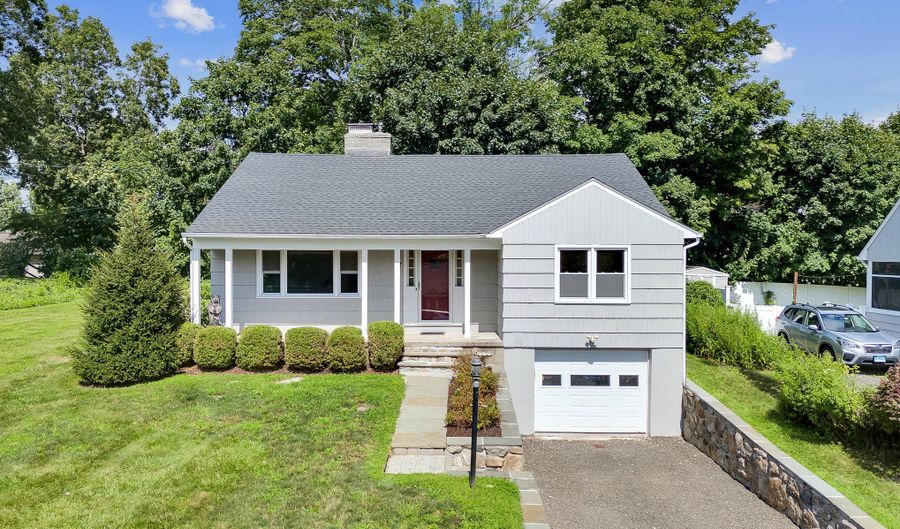 27 Skyline Dr, Brookfield, CT 06804 - 2 Beds, 1 Bath
