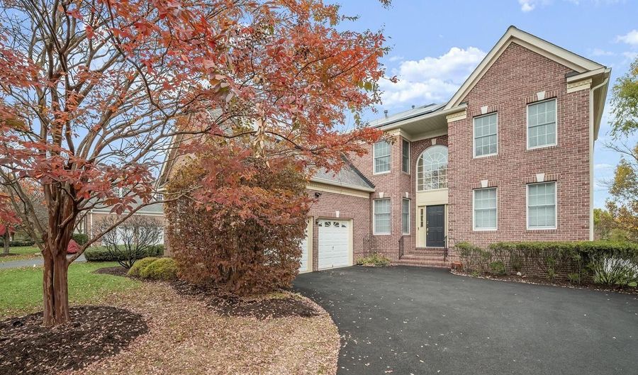 43480 FOXGROVE Ct, Ashburn, VA 20147 - 4 Beds, 5 Bath