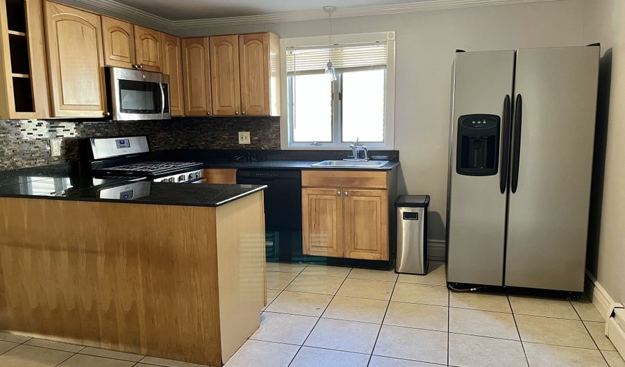 265 Sylvan St, Bridgeport, CT 06606 - 3 Beds, 2 Bath