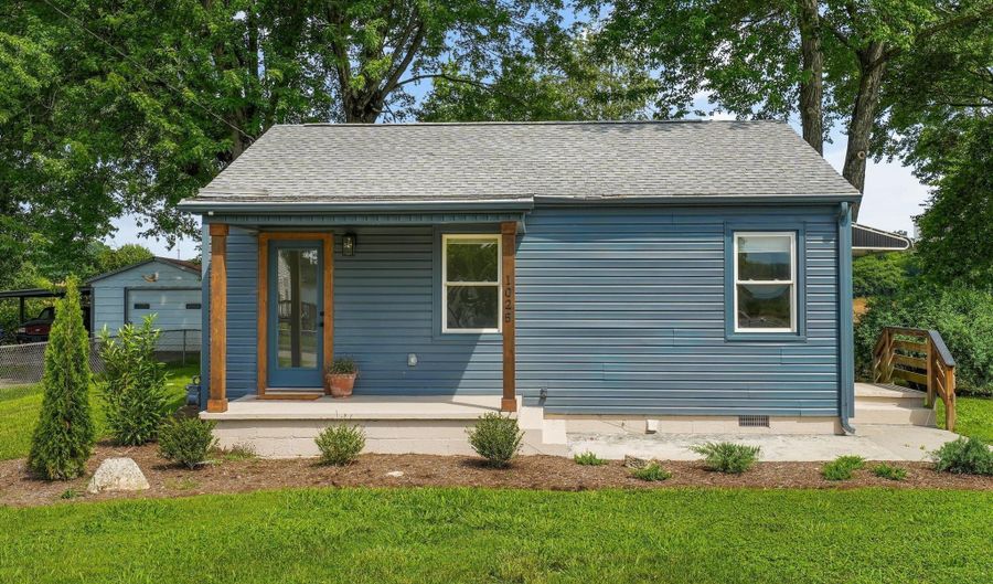 1025 Cherry St, Alcoa, TN 37701 - 2 Beds, 1 Bath