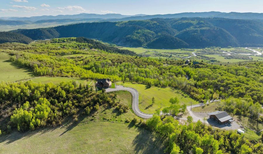 785 STRAWBERRY HILLS Dr, Bedford, WY 83112 - 6 Beds, 4 Bath
