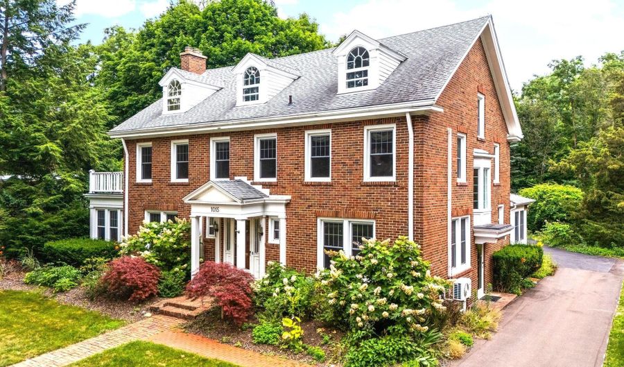 1015 Olivia Ave, Ann Arbor, MI 48104 - 5 Beds, 5 Bath