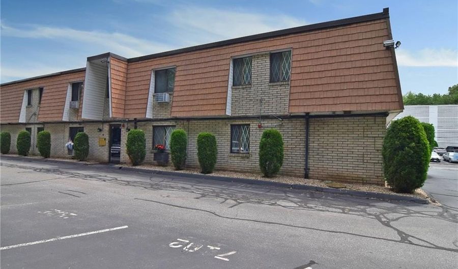 132 Hoffman Ave 202, Cranston, RI 02920 - 2 Beds, 1 Bath