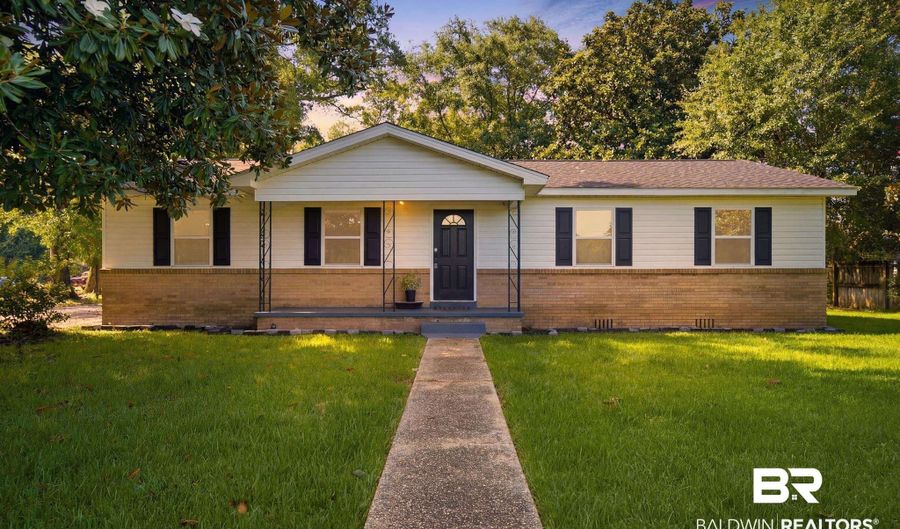 901 W 7th St, Bay Minette, AL 36507 - 3 Beds, 1 Bath