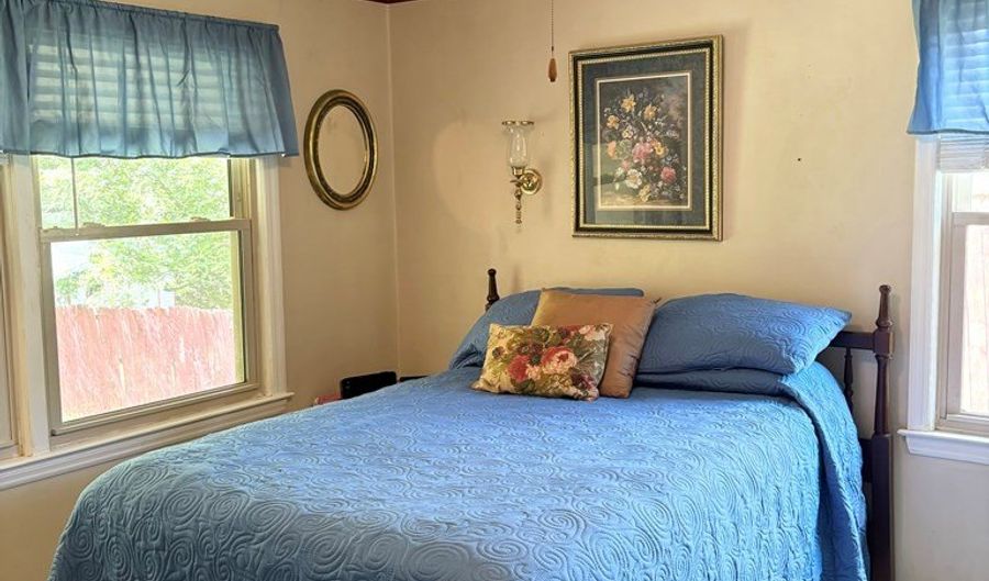 126 Moore St, Abbeville, SC 29620 - 3 Beds, 2 Bath