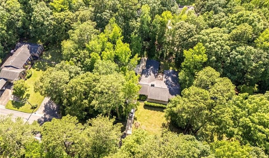 1305 HICKORY Ln, Auburn, AL 36830 - 4 Beds, 3 Bath