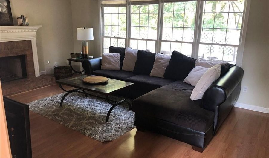490 Sherman Oaks Way, Alpharetta, GA 30004 - 5 Beds, 3 Bath