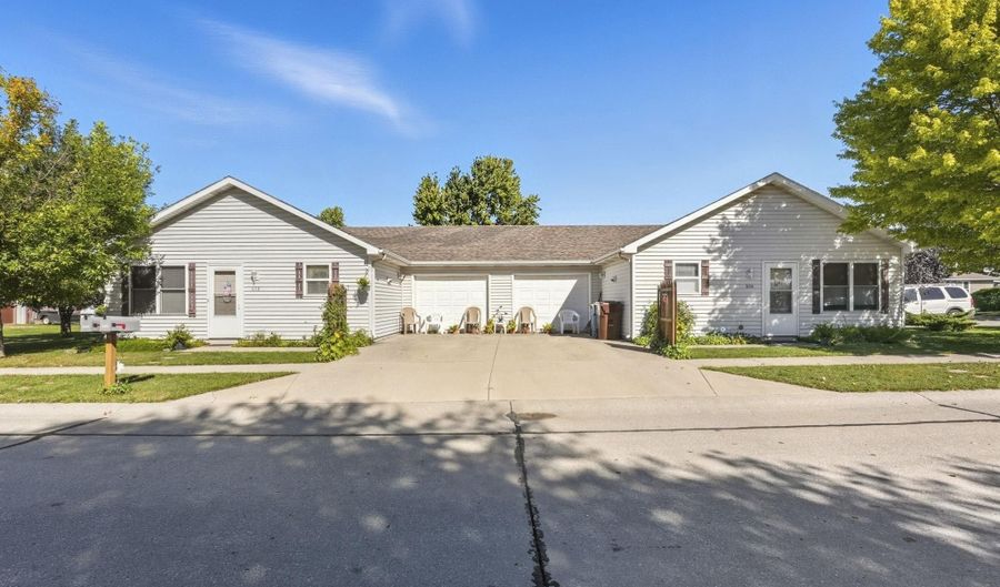 606 DeKalb Ave, Auburn, IN 46706 - 4 Beds, 2 Bath