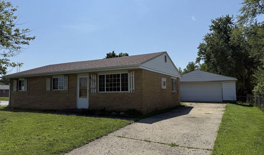 205 Edwards Ave, Beech Grove, IN 46107 - 3 Beds, 1 Bath