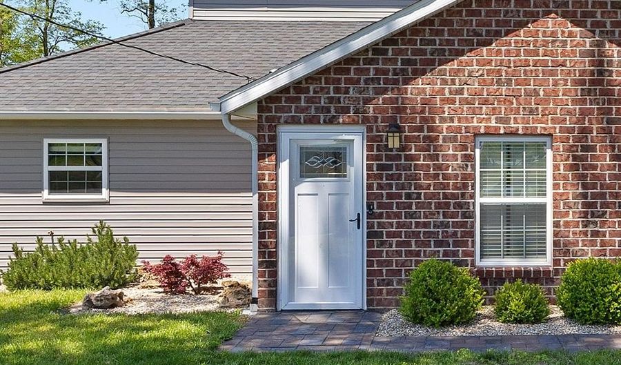 5701 Marine Rd, Alhambra, IL 62001 - 3 Beds, 2 Bath