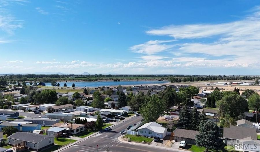 570 Lilac St, Blackfoot, ID 83221 - 3 Beds, 2 Bath