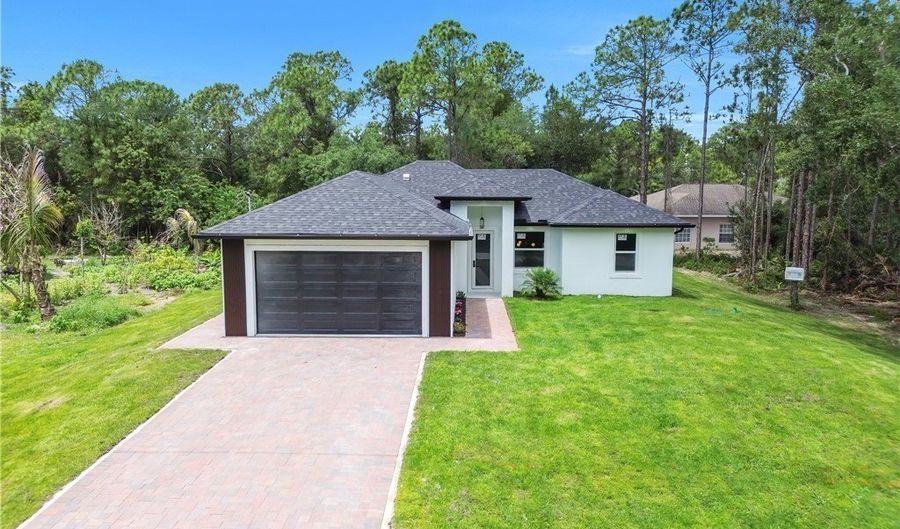2005 Robert Ave, Alva, FL 33920 - 3 Beds, 3 Bath