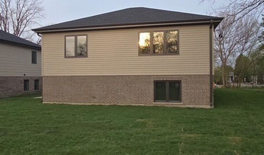 11236 S Lawler Ave, Alsip, IL 60803 - 5 Beds, 3 Bath