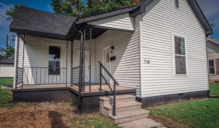 718 S Illinois St, Bicknell, IN 47512 - 2 Beds, 1 Bath