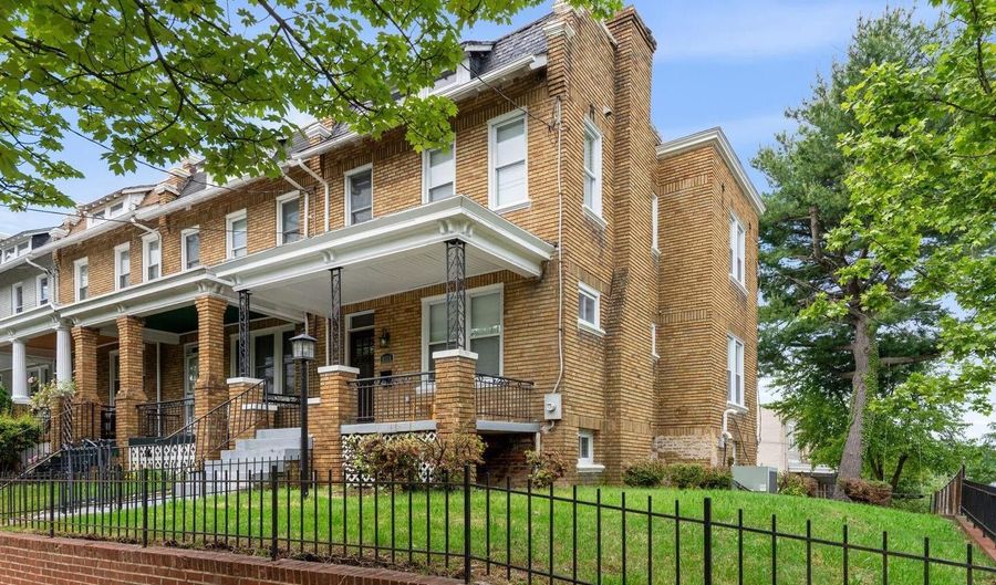 4528 4TH St NW, Washington, DC 20011 - 4 Beds, 4 Bath
