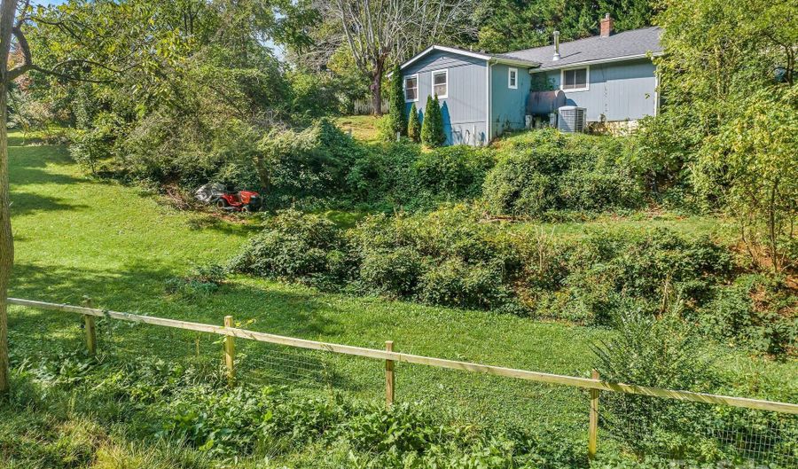 127 Jonestown Rd, Asheville, NC 28804 - 3 Beds, 2 Bath