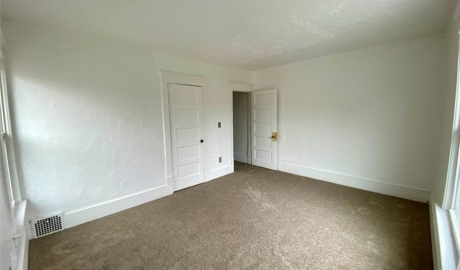 583 Schiller Ave 583, Akron, OH 44310 - 4 Beds, 1 Bath