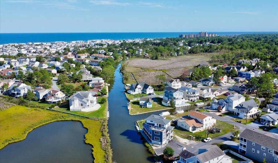 606 POND VIEW Dr, Bethany Beach, DE 19930 - 5 Beds, 6 Bath