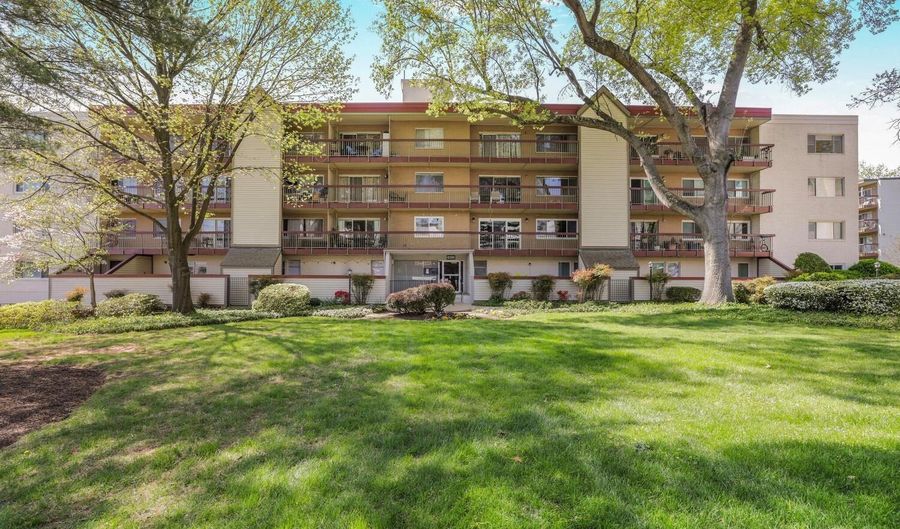 10300 WESTLAKE Dr 210, Bethesda, MD 20817 - 2 Beds, 1 Bath