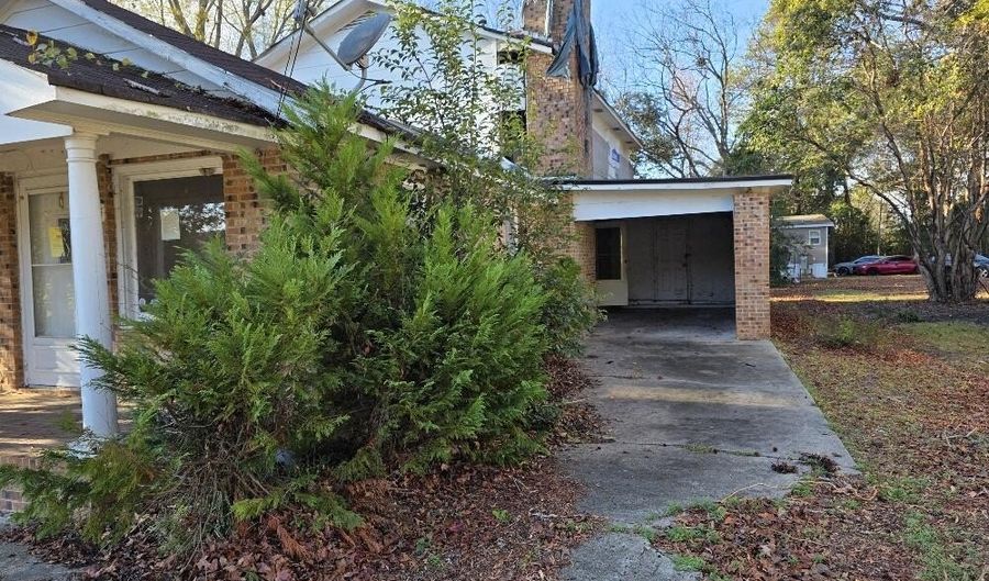 206 Harlem St, Bishopville, SC 29010 - 4 Beds, 3 Bath
