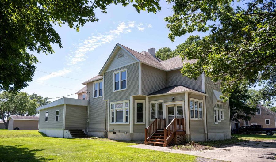 1207 Alden St, Alden, IA 50006 - 5 Beds, 5 Bath