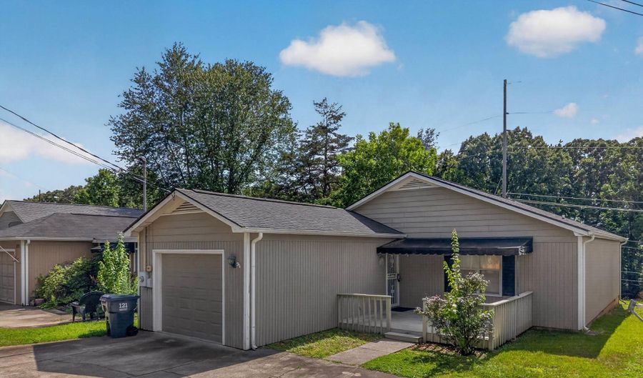 1223 HIGHLAND Ave, Anniston, AL 36207 - 2 Beds, 2 Bath