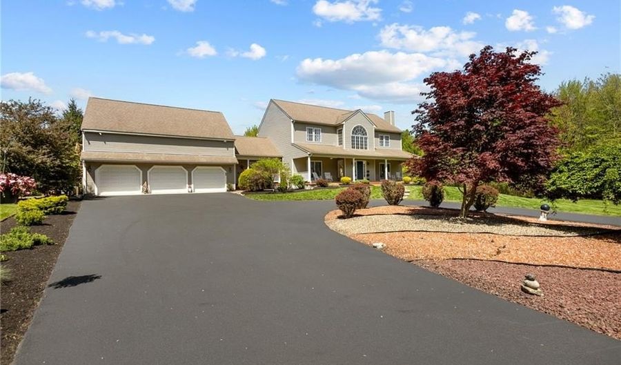 386 Tourtellot Hill Rd, Glocester, RI 02814 - 4 Beds, 4 Bath