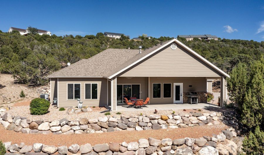 1533 S Cedar Bluffs Dr, Cedar City, UT 84720 - 3 Beds, 2 Bath