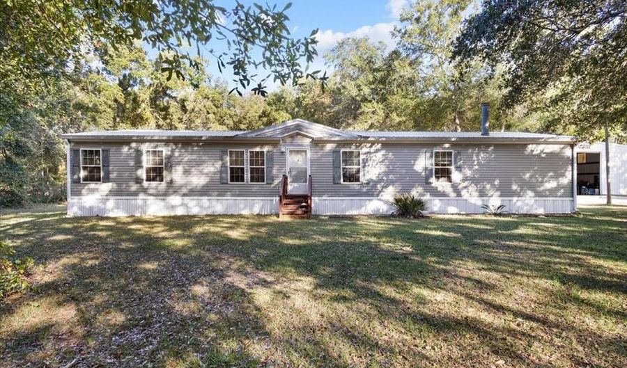 912 SW 22nd Ct, Bell, FL 32619 - 4 Beds, 2 Bath